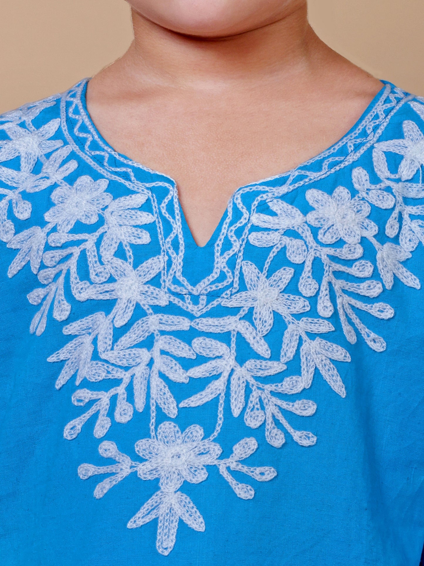 Turquoise-White Kashida Embroidered Kurta
