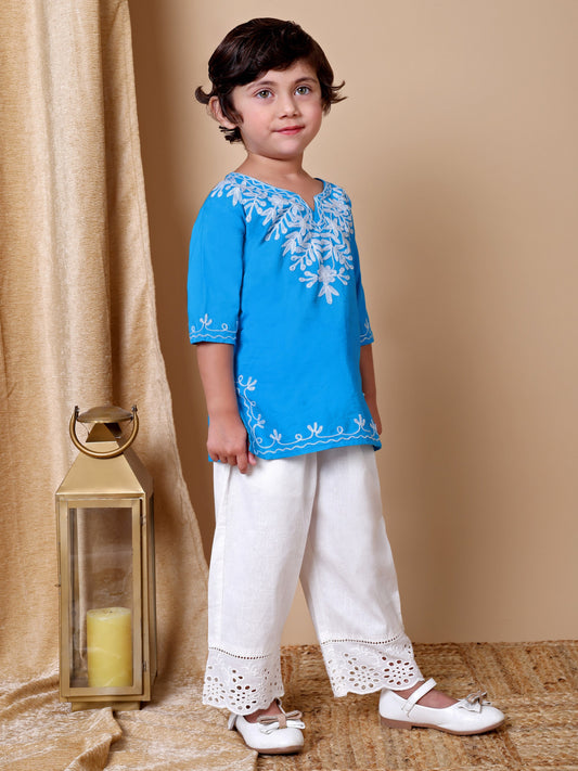 Turquoise-White Kashida Embroidered Kurta